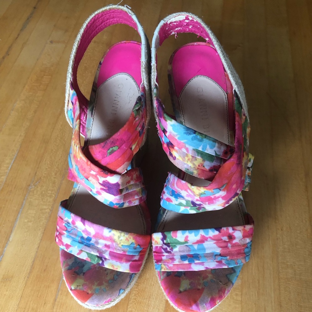 Gianni Bini Espadrilles 6.5M Heel height: 5 inches.